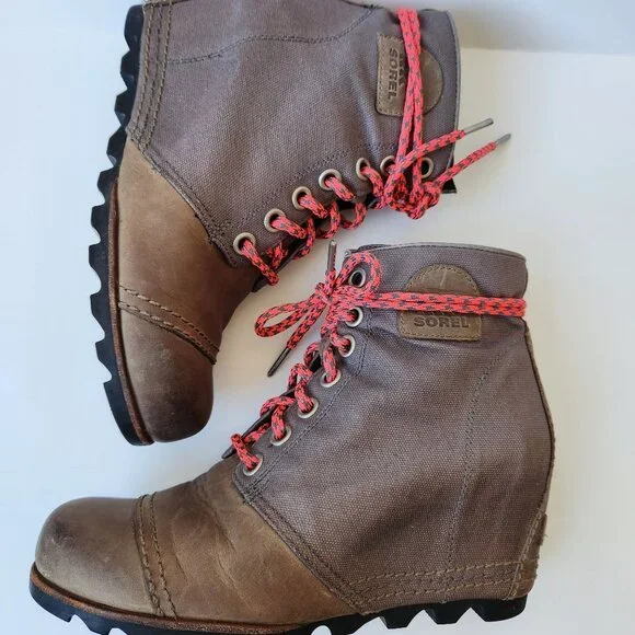 Sorel Joan Of Arctic Wedge Boots Lace Up Fall Winter Cabincore Cute Outdoor 9.5 - Picture 2 of 12